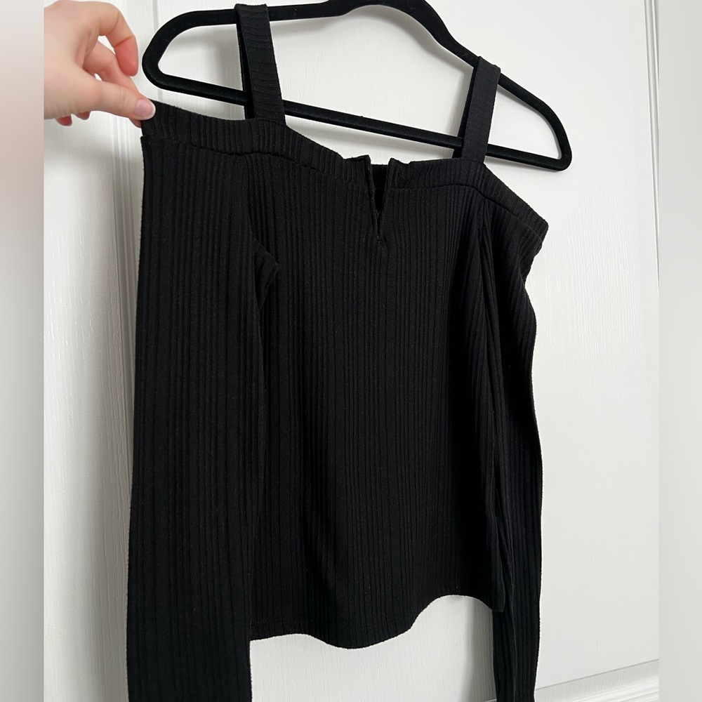 Aeropostale Seriously Soft Cold Shoulder V-Cut Long Sleeve Party Top